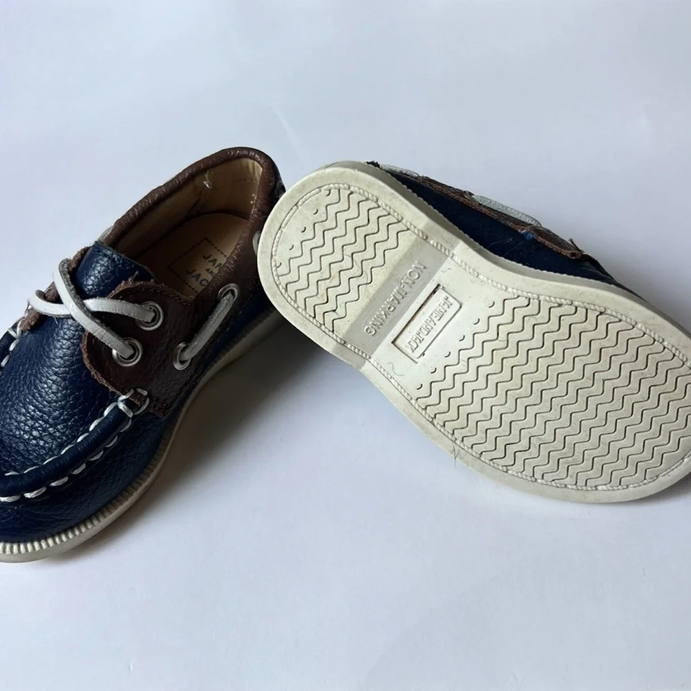 Janie and Jack boat shoes, size 5